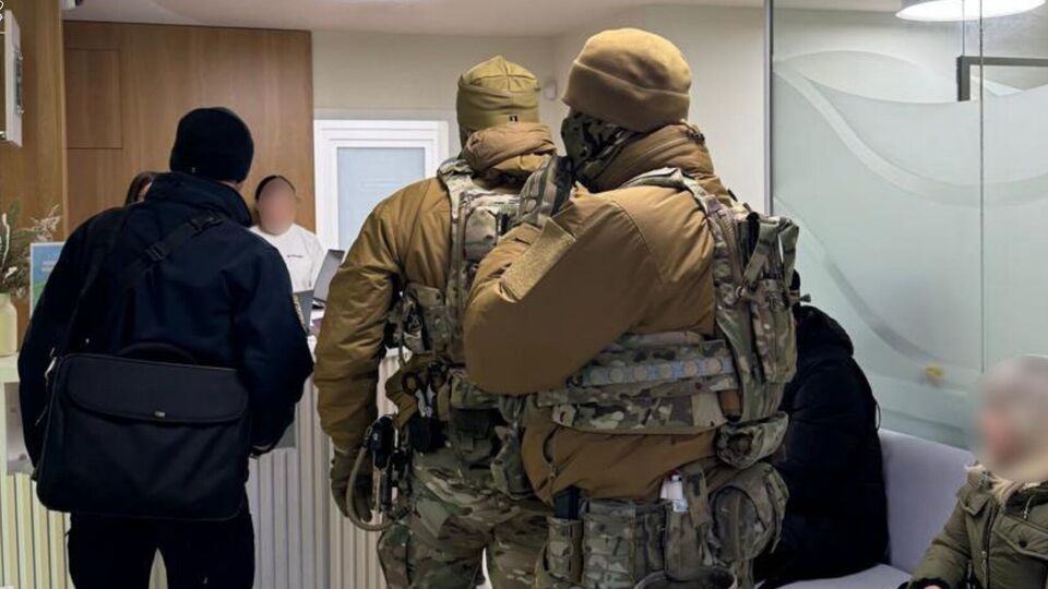 В клинике продолжаются следственные действия, отметили в прокуратуре