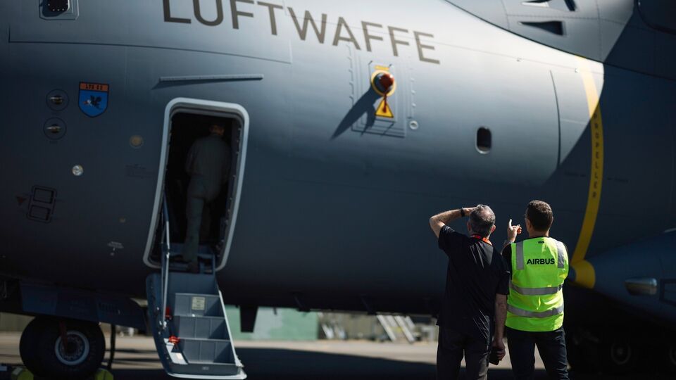 Немецкие военные отправляются в Нуук утром 15 января на Airbus A400M