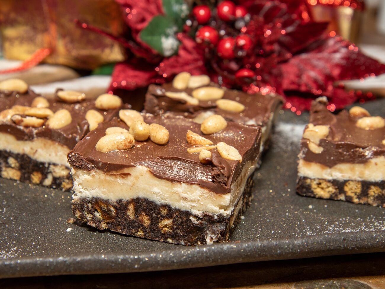 Одну из прослоек внутри составляет арахисовая паста