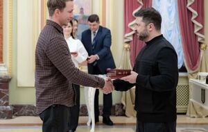 Терен добавил, что принял орден с благодарностью, хотя и не уверен, что его заслужил