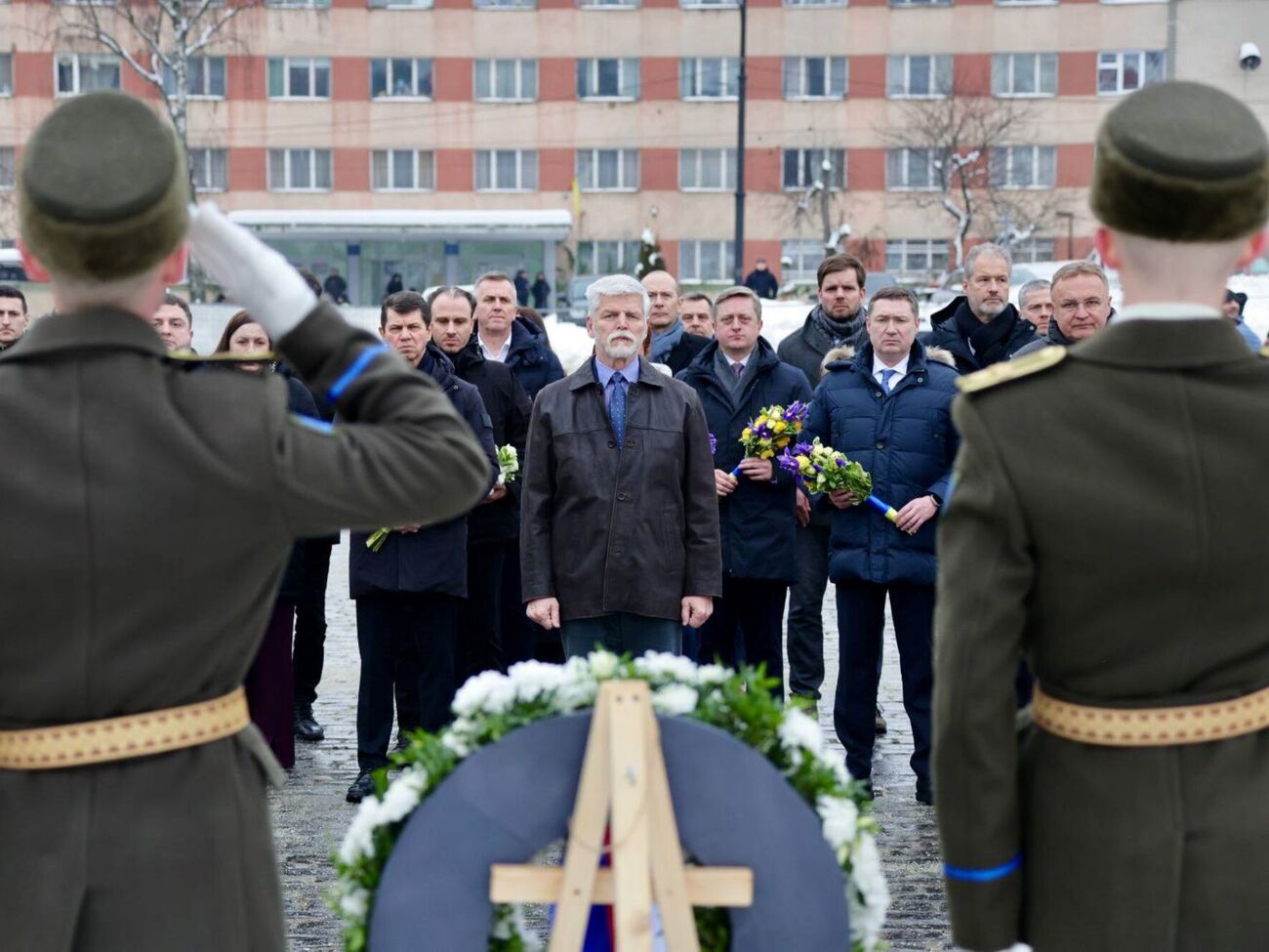 Павел, в частности, посетил Лычаковское военное кладбище