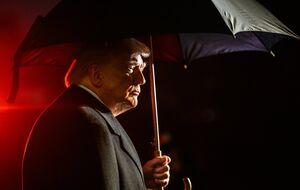 Трамп известил Тегеран, что "не будет нападать на страну", рассказал 15 января иранский посол