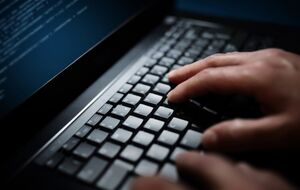 Семеро фігурантів перебувають на території України