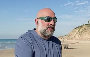 За даними Кривоноса, Міндіч покинув Україну приблизно о 2.00 10 листопада