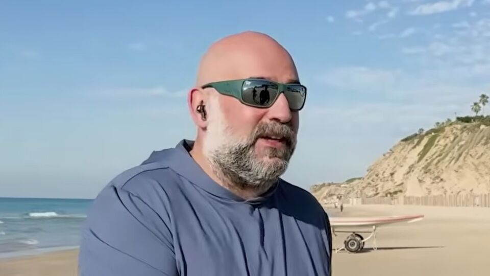 По данным Кривоноса, Миндич покинул Украину примерно в 2.00 10 ноября