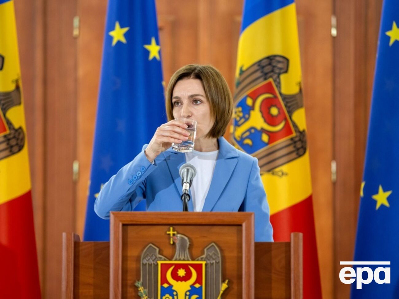 Санду должна немедленно уйти в отставку, потребовали коммунисты и социалисты Молдовы