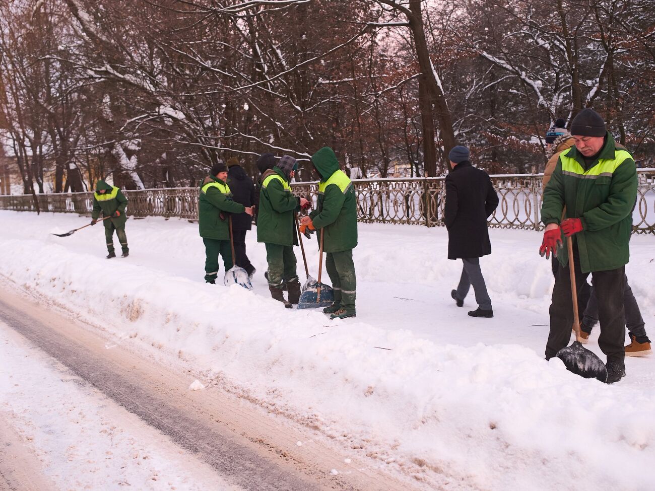 Лопату после уборки надо вернуть, подчеркнул мэр Ивано-Франковска