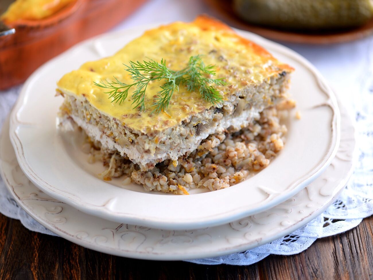 Запеканка перед подачей должна постоять несколько минут