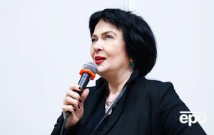 Дерюгина: Я была за границей, и у мамы поднялась температура