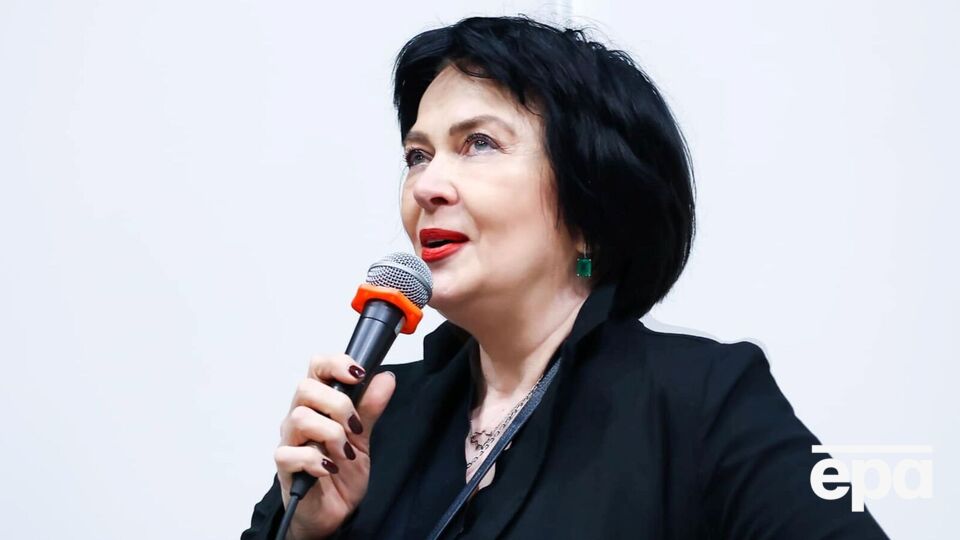 Дерюгина: Я была за границей, и у мамы поднялась температура