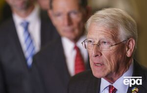 Уикер назвал Путина военным преступником