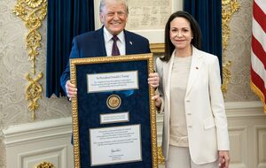 15 января Мачадо заявила, что "подарила" Трампу свою медаль Нобелевской премии мира