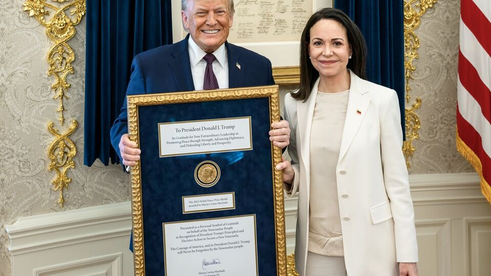 15 января Мачадо заявила, что "подарила" Трампу свою медаль Нобелевской премии мира