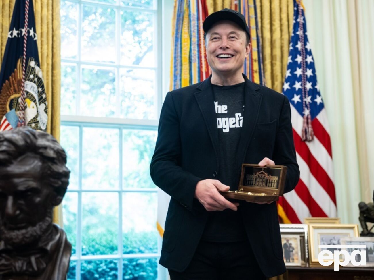 Маск вимагає багатомільйонних компенсацій