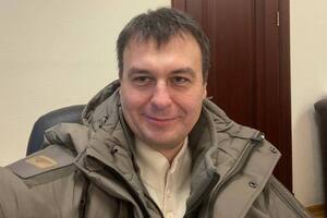 Должны вычистить всех представителей этой сети с любых должностей и кресел