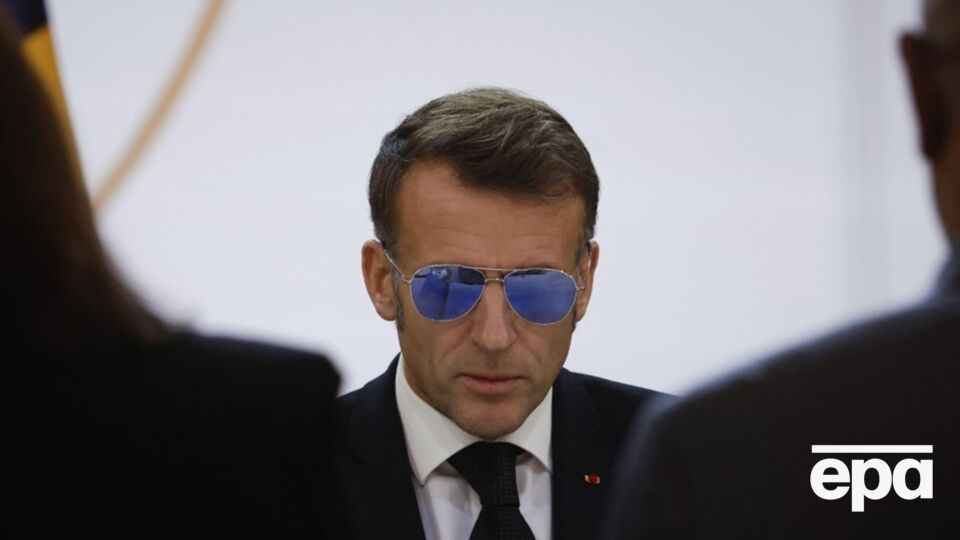 Макрон назвал проблему с глазом "мелкой"