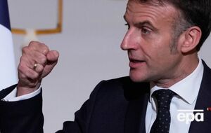 Угрозы введения пошлин неприемлемы, подчеркнул Макрон