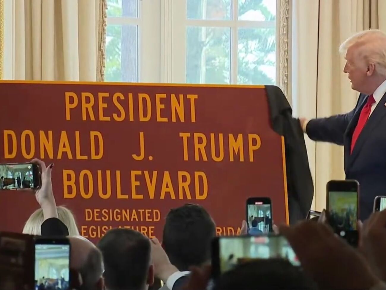 Члены окружной администрации уточнили, что изменение названия не повлияет на официальные адреса, карты или системы