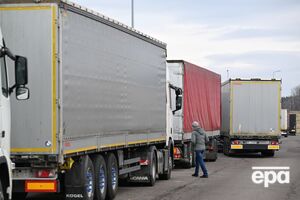Вантажні автомобілі затримуються на кордоні з Польщею через технічні збої