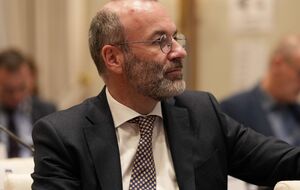 Манфред Вебер указал на невозможность утверждения торгового соглашения с США на фоне заявления Трампа о новых пошлинах