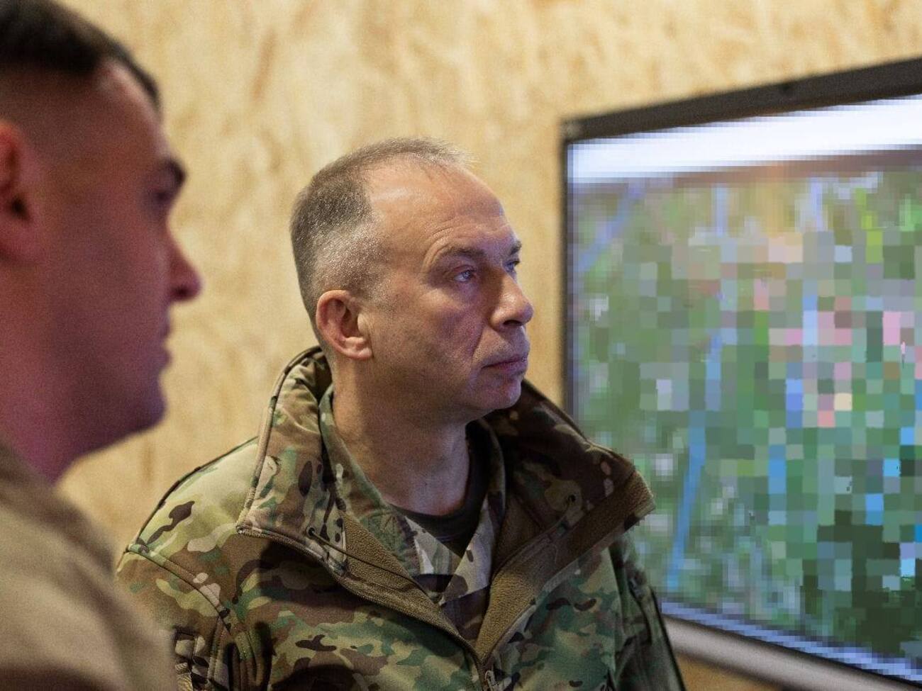 Украина будет "продолжать практику асимметричных действий" в войне против РФ, отметил Сырский