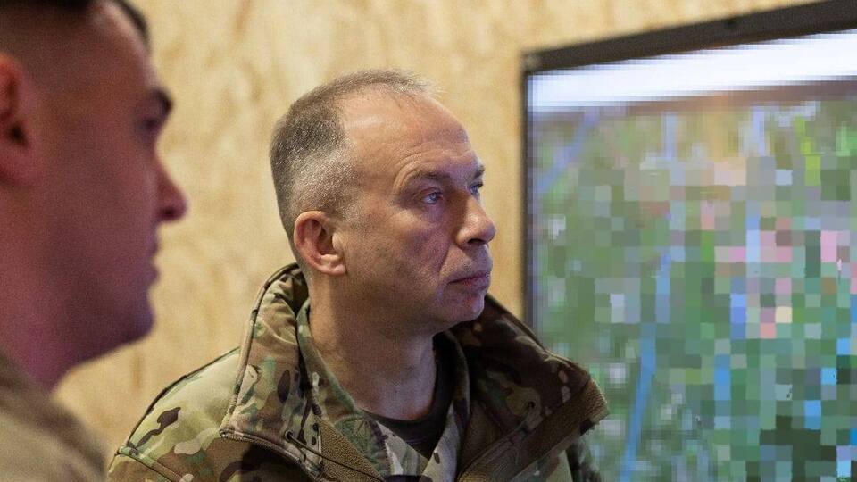 Украина будет "продолжать практику асимметричных действий" в войне против РФ, отметил Сырский