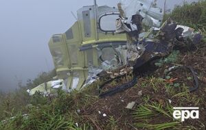 За попередньою інформацією, літак врізався у схил гори