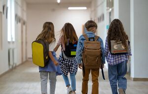 В школах Киевской области заканчивать обучение во вторую смену будут не позднее 16.00, отметили в ОВА