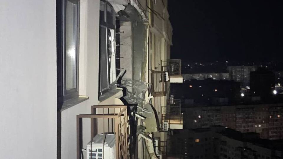 В Одеській області безпілотник вдарив по багатоповерховому будинку