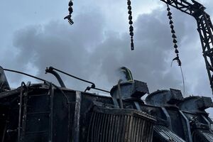 Енергетики ведуть роботи на місці влучання