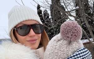 Нікітюк вийшла на зимову прогулянку