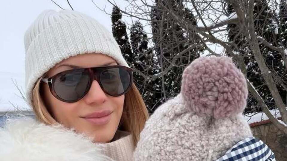 Никитюк вышла на зимнюю прогулку