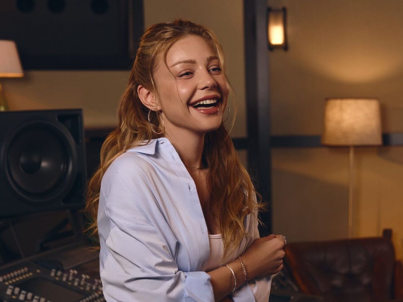 Тина Кароль заявила, что поддерживает Елену Тополю