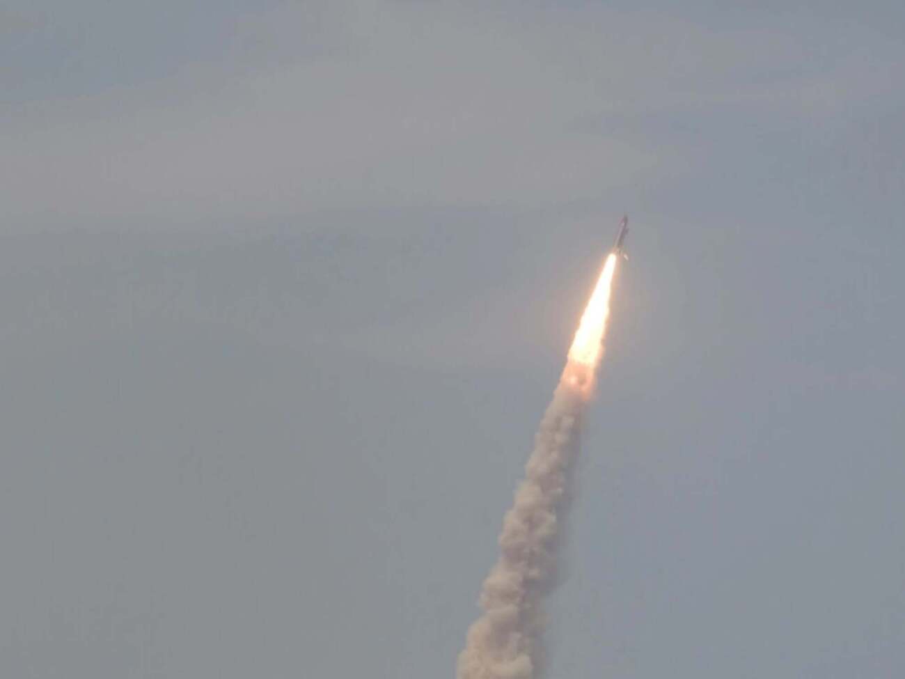 Людей немедленно эвакуировали с территории объекта, а на место вызвали специалистов, которые безопасно достали боеприпас