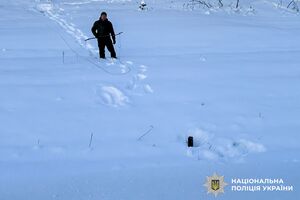 Мины имеют магнитный датчик цели, который реагирует на изменение магнитного поля