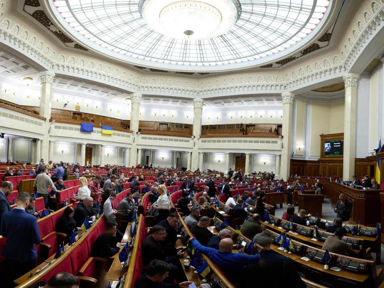 До парламенту має увійти двоє нових депутатів за списком політичної партії "Слуга народу"