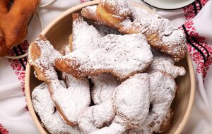 Для тіста знадобиться 250 мл кефіру