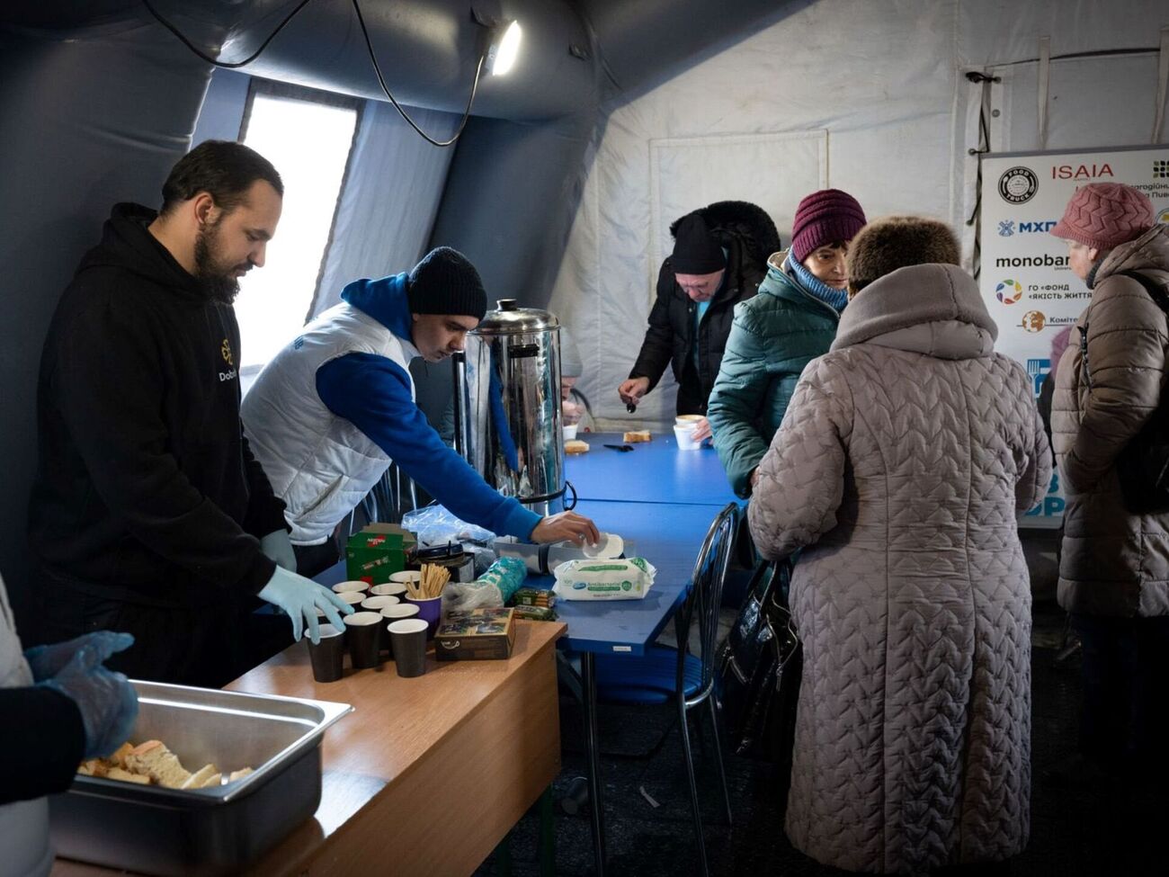 У резерві зараз 40 мобільних кухонь