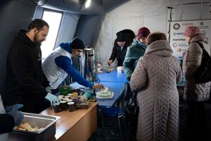 В резерве находится 40 мобильных кухонь