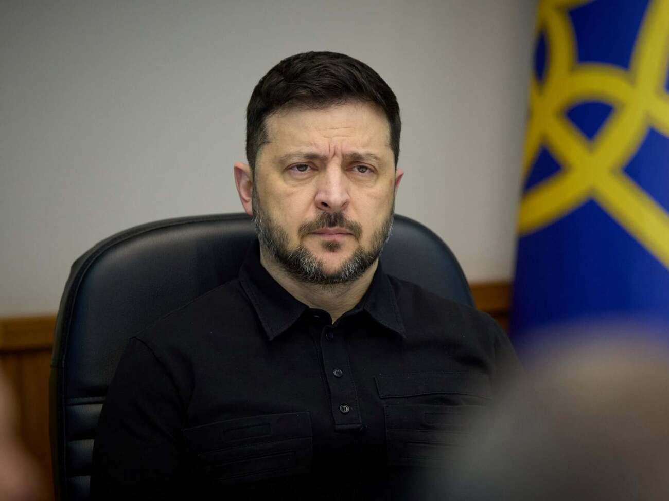 Зеленский призвал украинцев реагировать на все воздушные тревоги