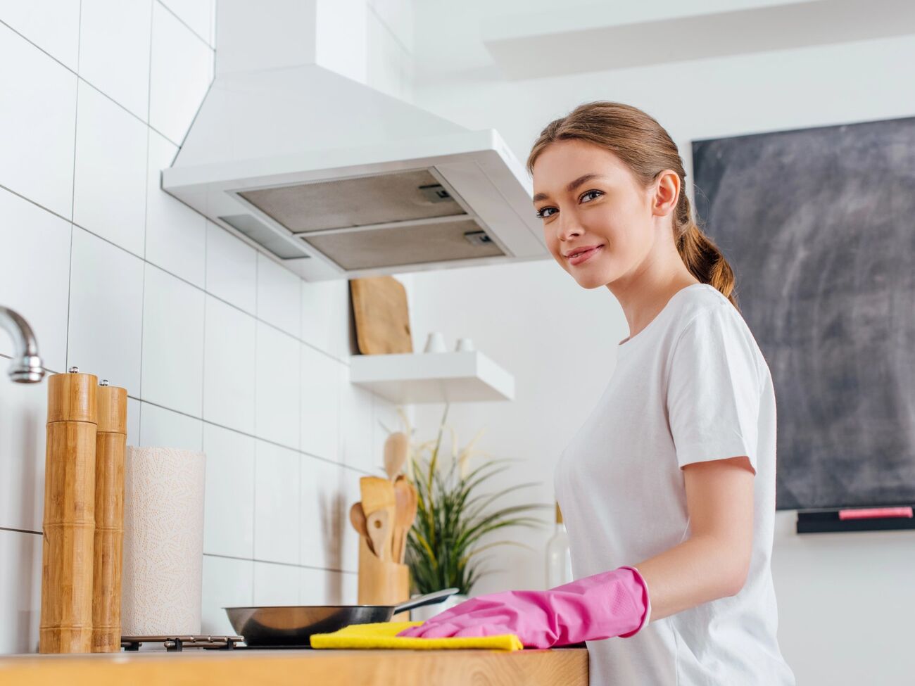 Вытяжку можно почистить самостоятельно