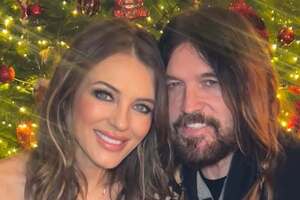 Херли сообщила о романе с Сайрусом в 2025 году