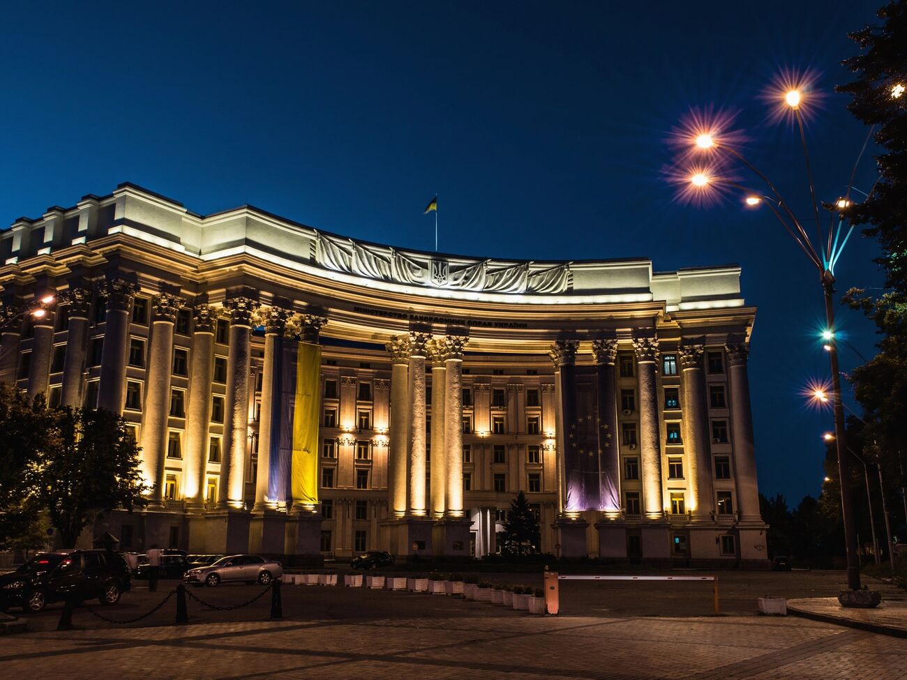 Всем украинским послам поручено защищать достоинство Украины, отметили в МИД Украины