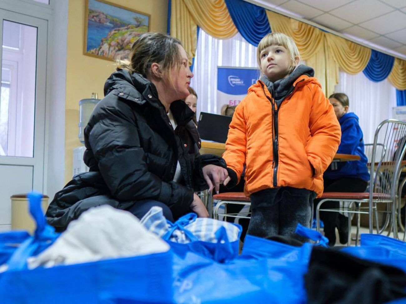 C 1 июня с прифронтовых территорий в более безопасные области Украины уже эвакуированы 150 тыс. человек, рассказали в Кабмине