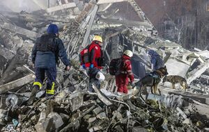 По предварительным данным, под завалами дома в Харькове еще есть люди