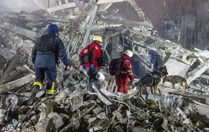 По предварительным данным, под завалами дома в Харькове еще есть люди