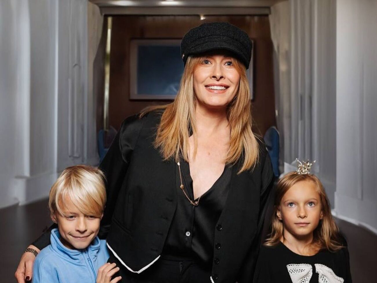 Олена Кравець зазначила, що її діти навчаються у приватному ліцеї, який заснувала Даша Малахова