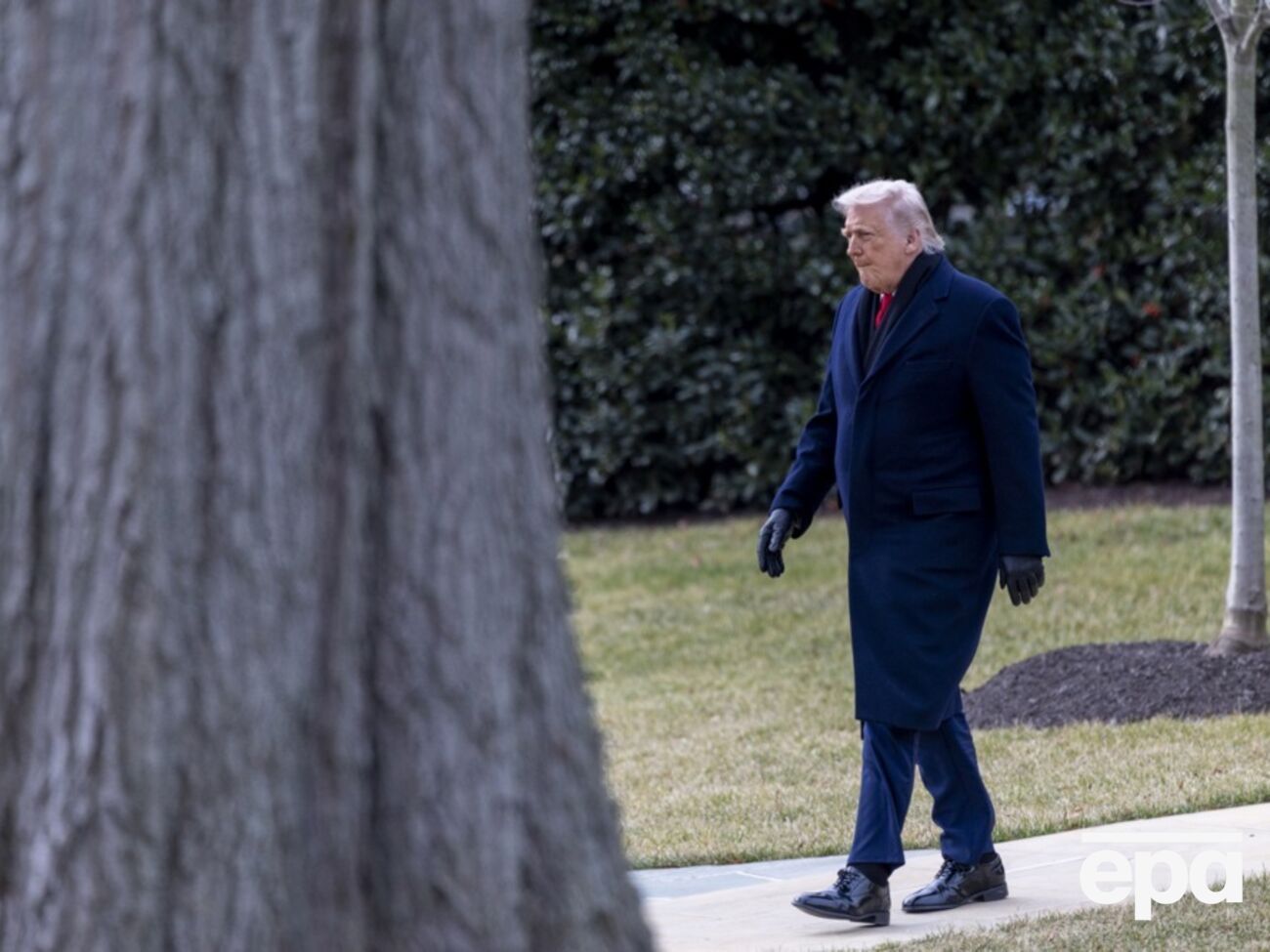Трамп не хочет встречаться с Зеленским, сказал собеседник издания