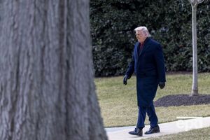 Трамп не хочет встречаться с Зеленским, сказал собеседник издания