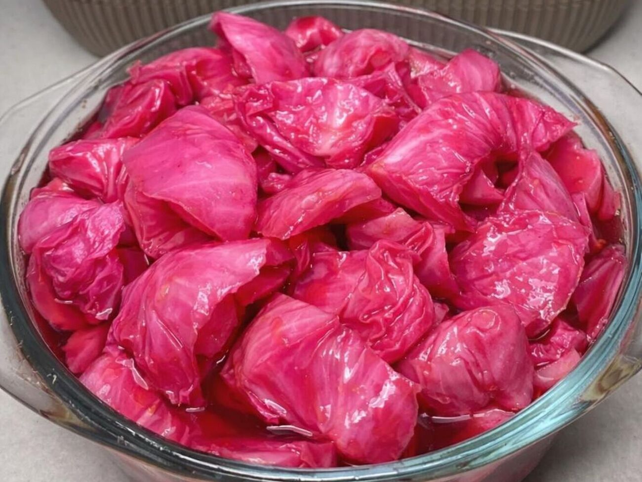 Мариновану капусту потрібно зберігати в холодильнику